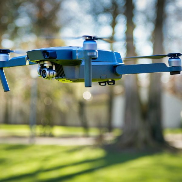drone-3181111_1280